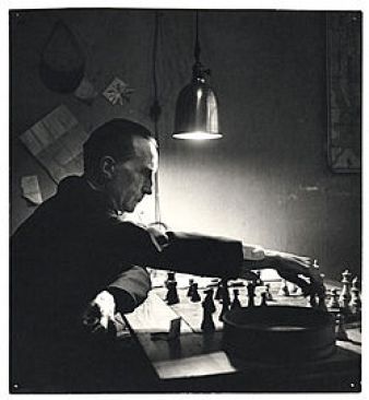 Marcel Duchamp (n. 28 iulie 1887 - d. 2 octombrie 1968)